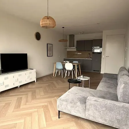 Center Apartment *